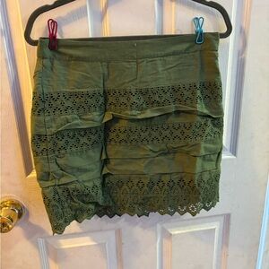 Gap skirt